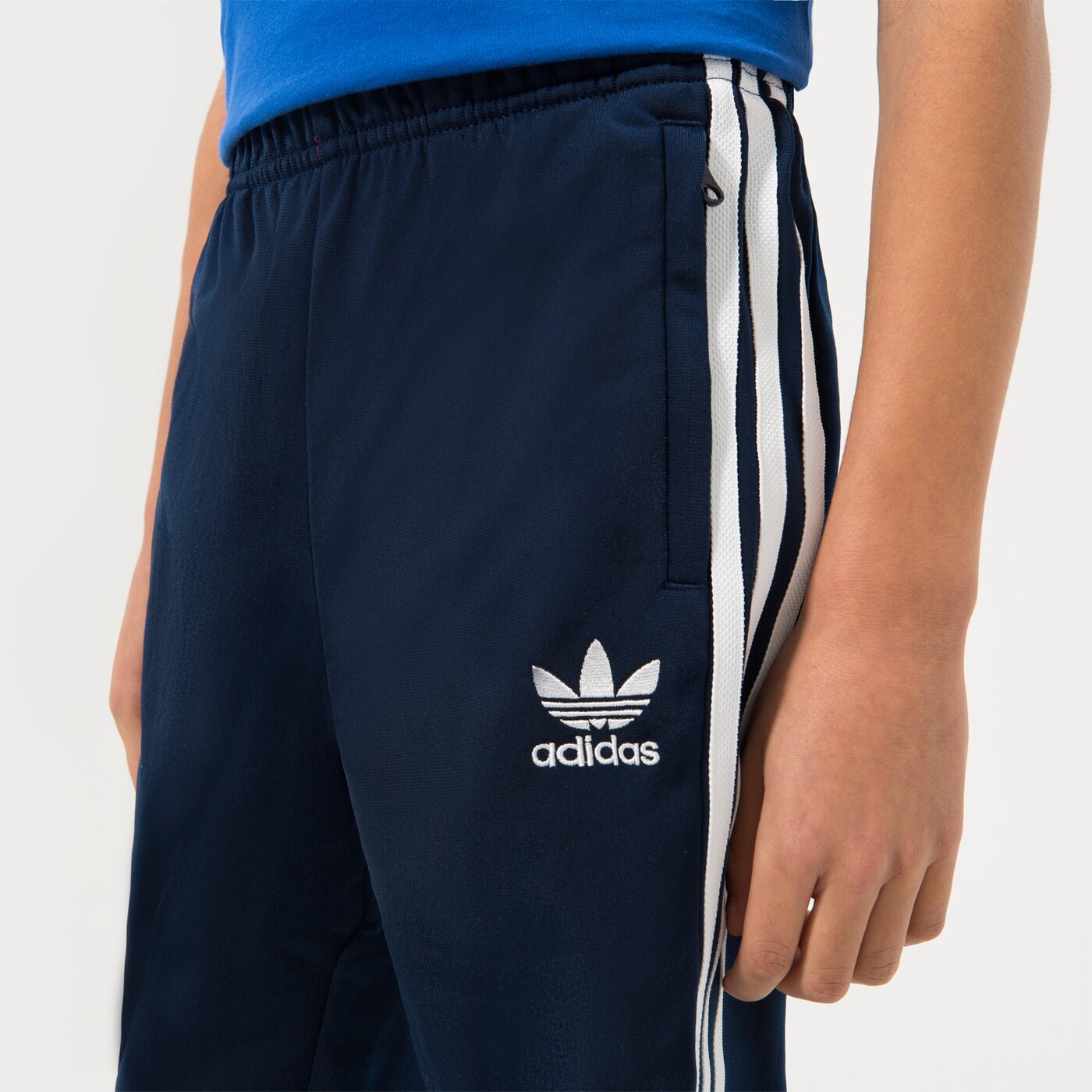 Детски панталони ADIDAS ПАНТАЛОНИ SST TRACK PANTS BOY hk0323 цвят тъмносин