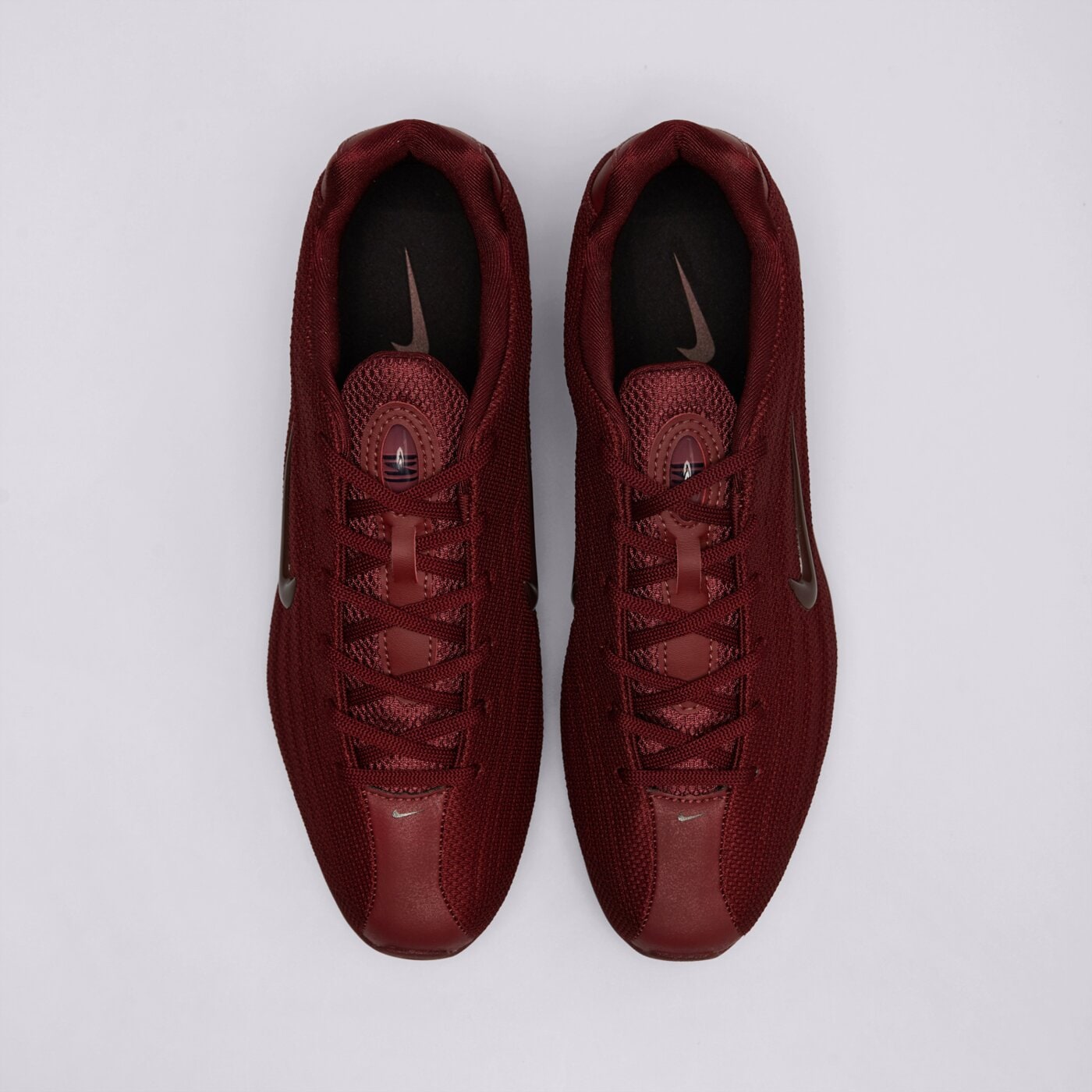 Дамски маратонки NIKE W SHOX Z hq7540-600 цвят бордо