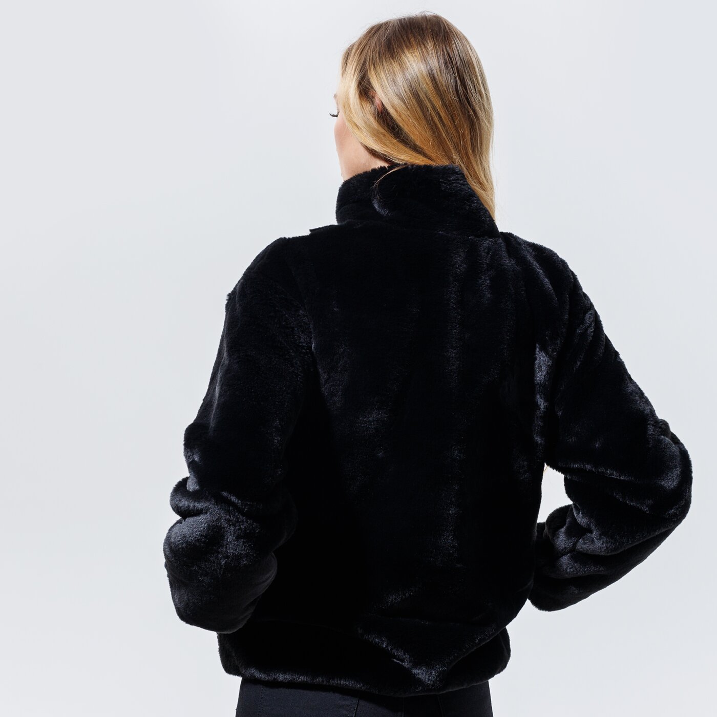 Дамски суичър NIKE СУИТЧЪР СЪС ЗАКОПЧАВАНЕ SPORTSWEAR cu6558-010 цвят черен