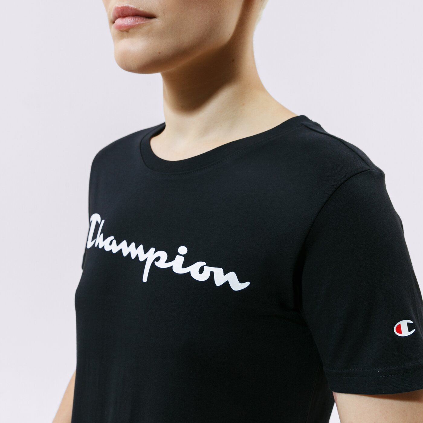 Дамска тениска CHAMPION ТЕНИСКА CREWNECK ТЕНИСКА 114780kk001 цвят черен