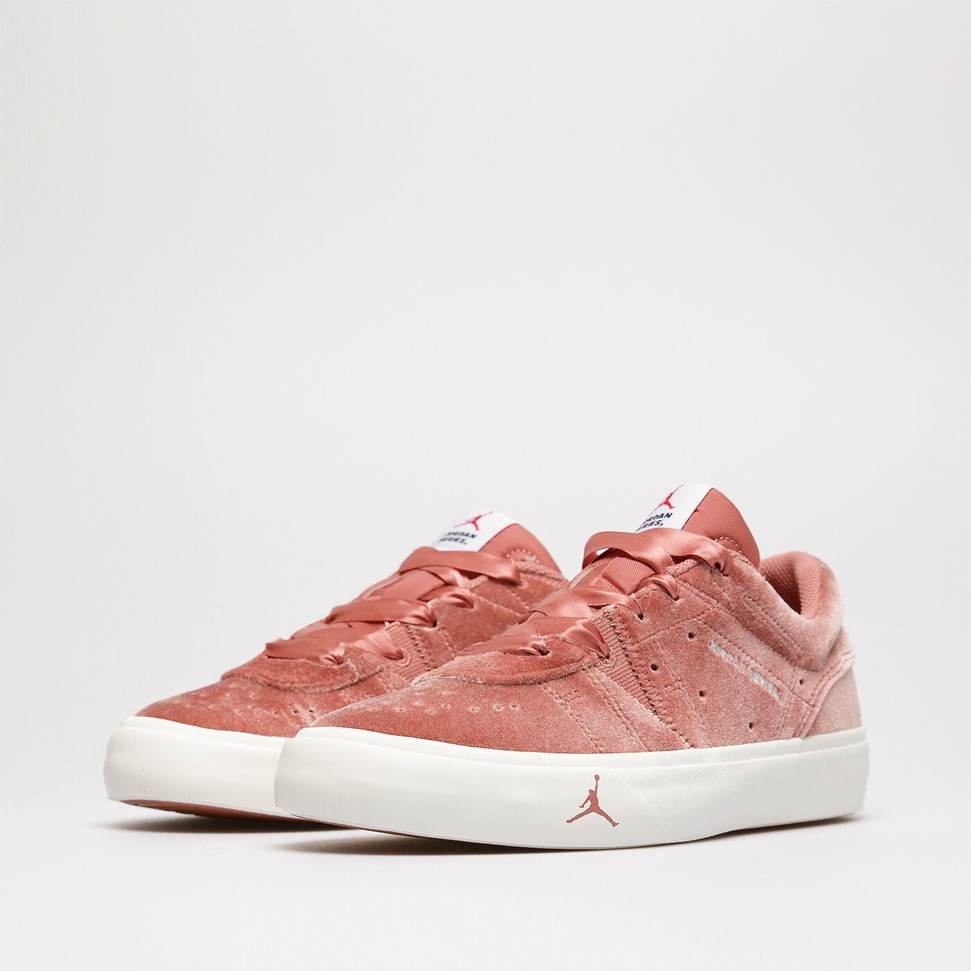 Дамски маратонки WMNS JORDAN SERIES ES SE dz7737600 цвят розов