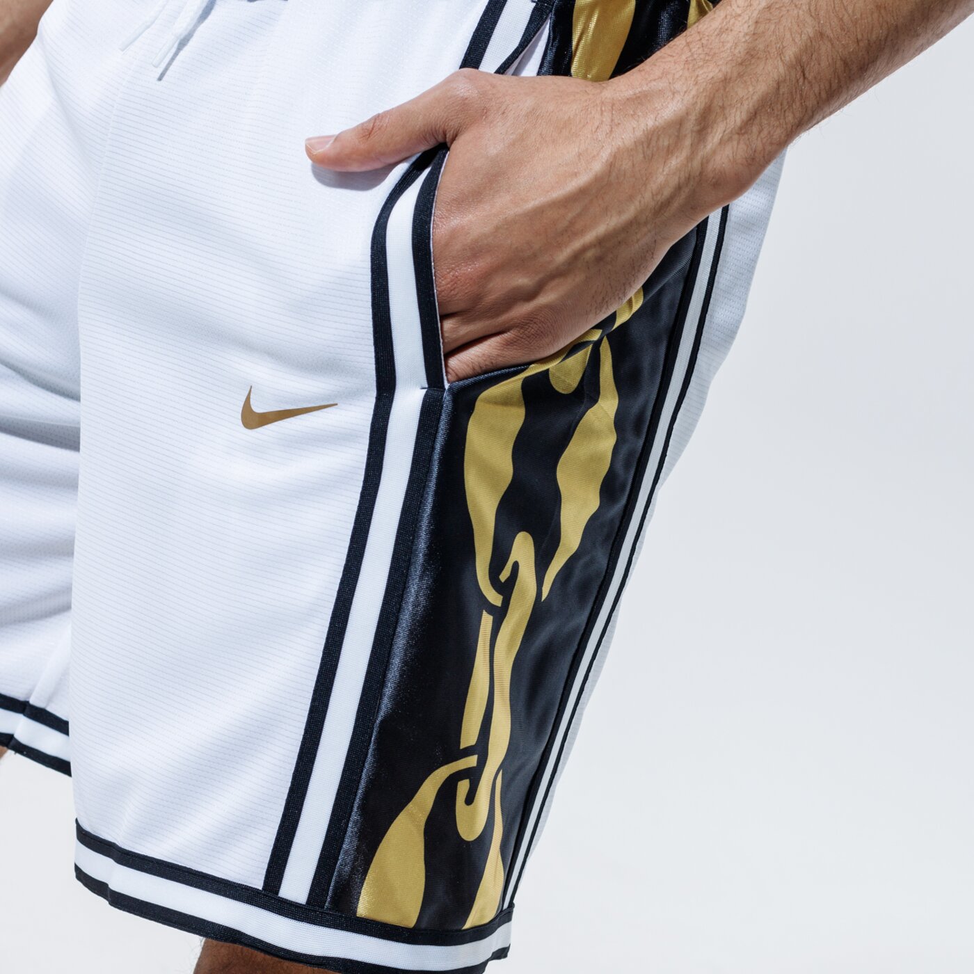 Мъжки къси панталони NIKE ШОРТИ M NK DRY DNA+ SHORT cv1897-100 цвят бял