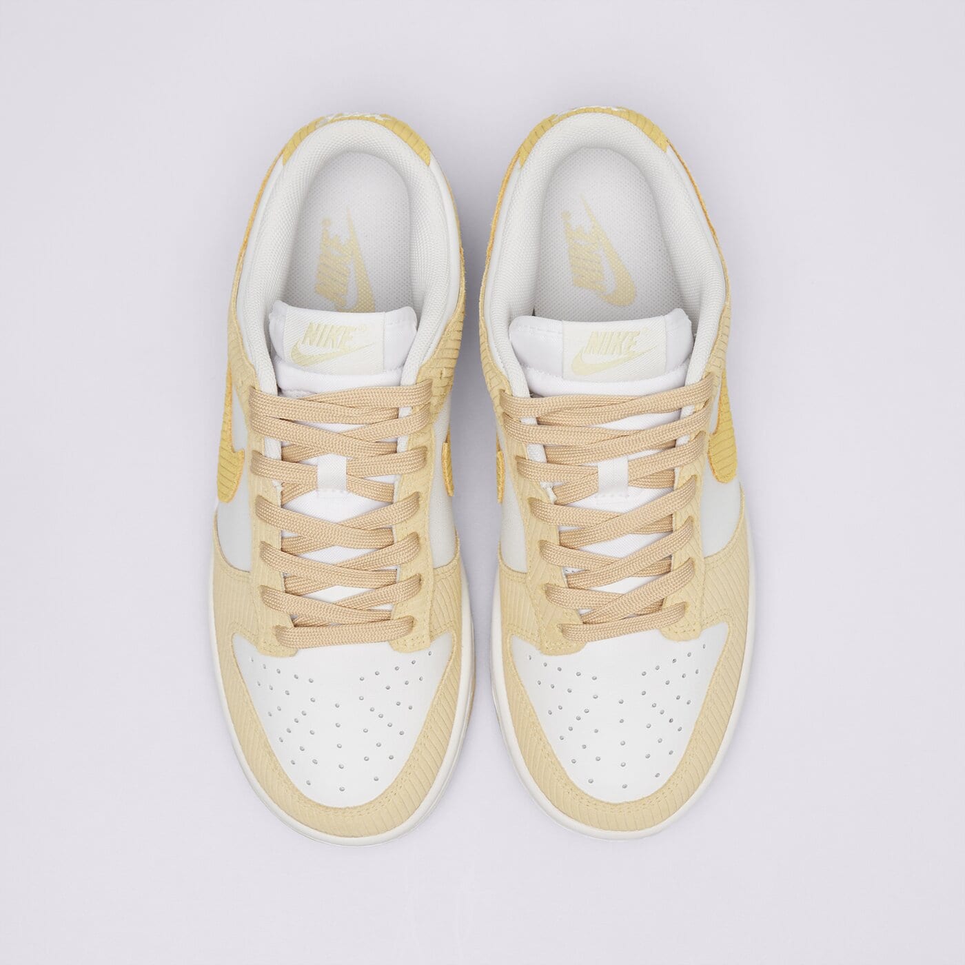 Дамски маратонки NIKE DUNK LOW fn7167-700 цвят бял