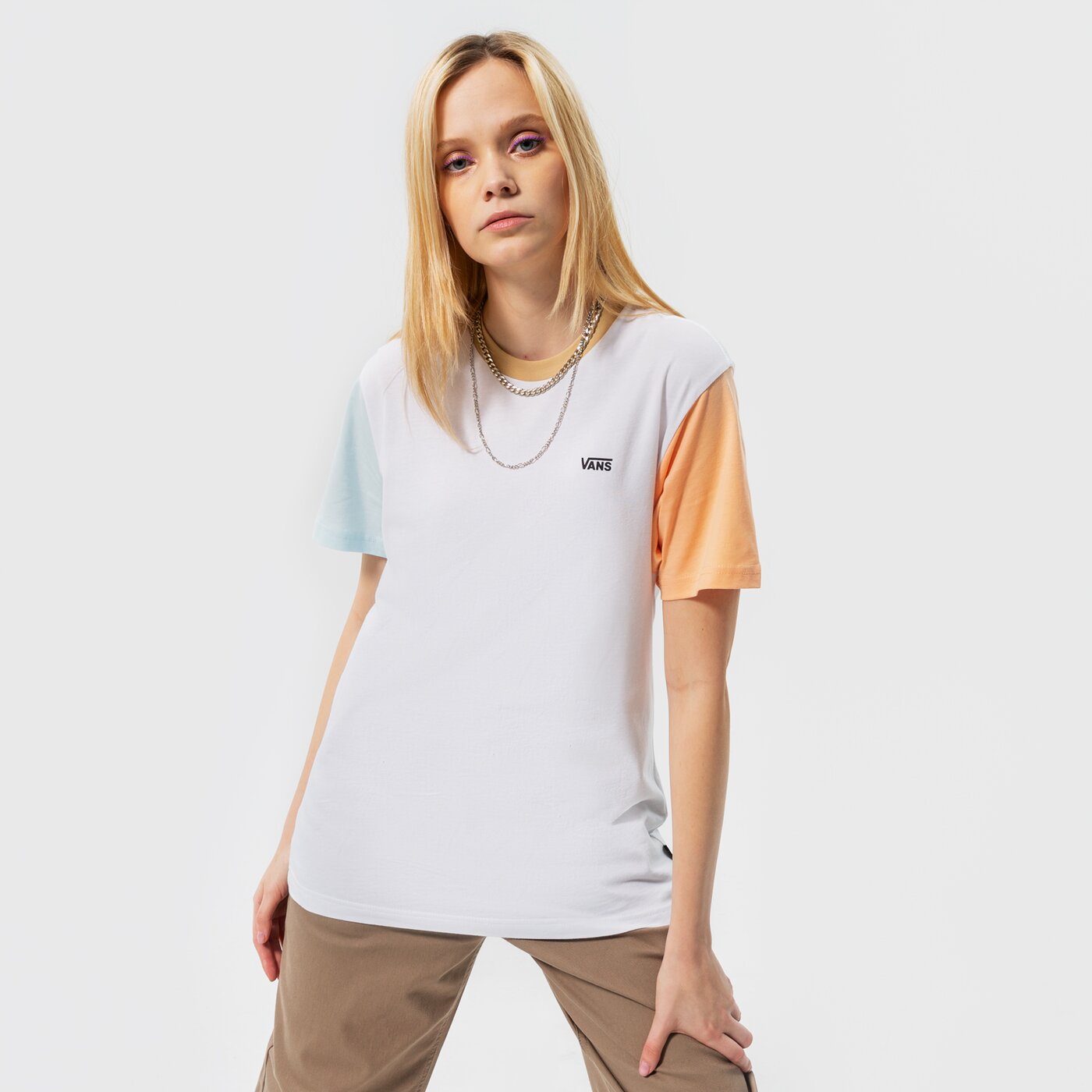 Дамска тениска VANS ТЕНИСКА LEFT CHEST COLORBLOCK EM vn0a7rsqwtm1 цвят бял