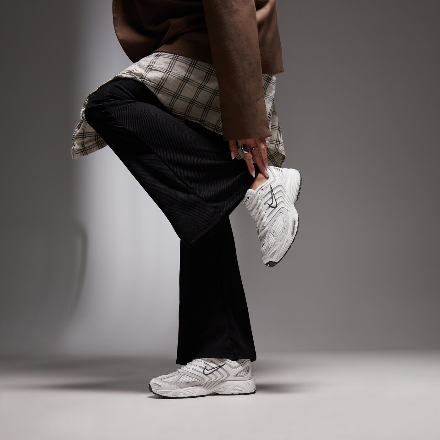 Дамски маратонки NIKE W AIR PEGASUS 2005 hq5718-103 цвят бял