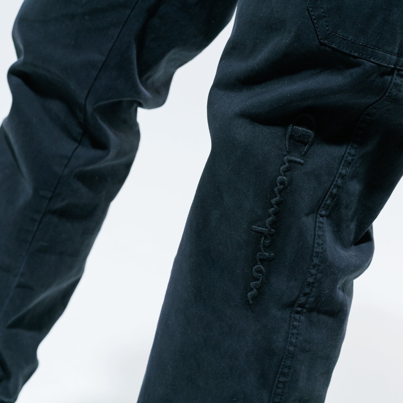 Мъжки панталони CHAMPION ПАНТАЛОНИ ROCHESTER ELASTIC CUFF PANTS 215194kk001 цвят черен