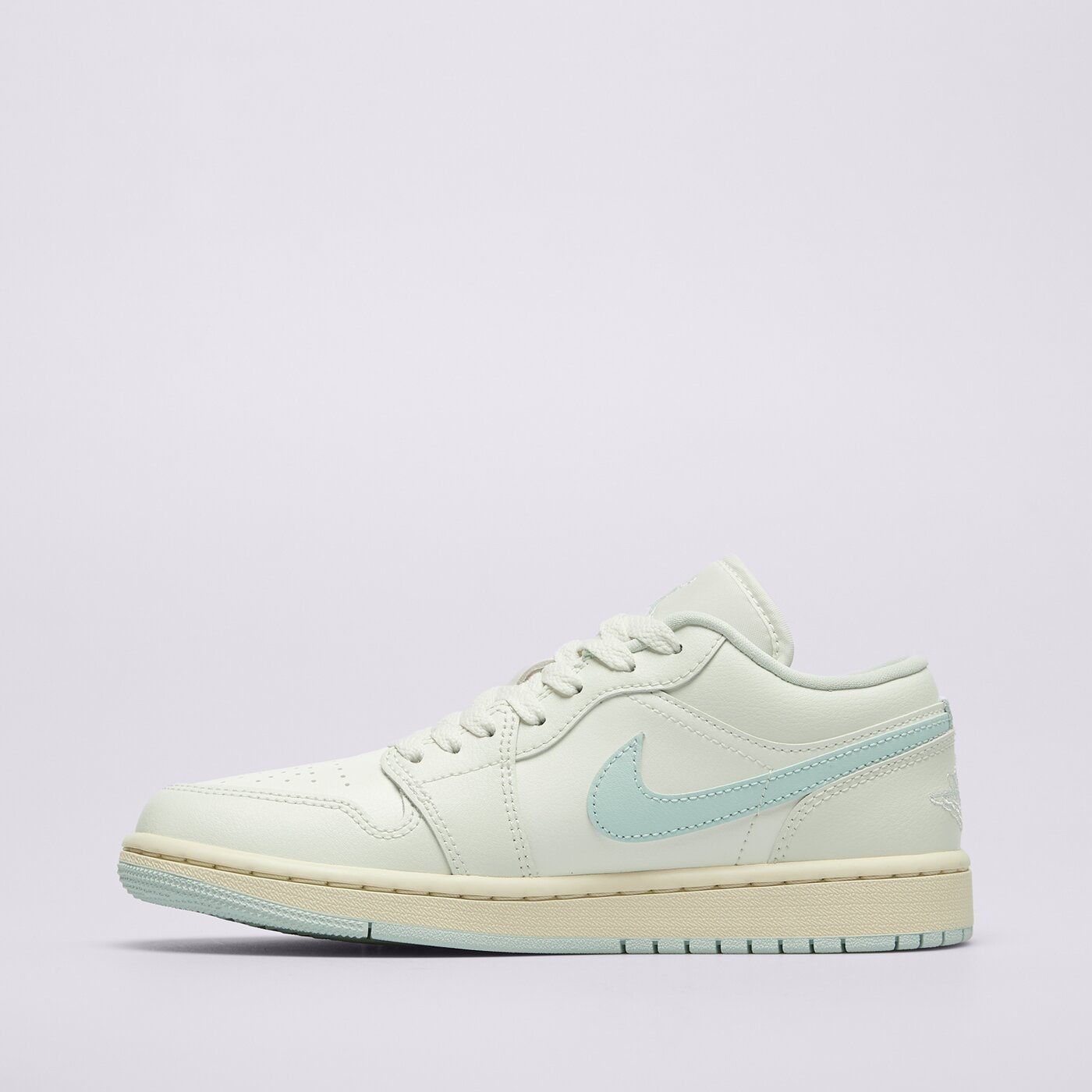 Дамски маратонки WMNS AIR JORDAN 1 LOW dc0774-134 цвят мента