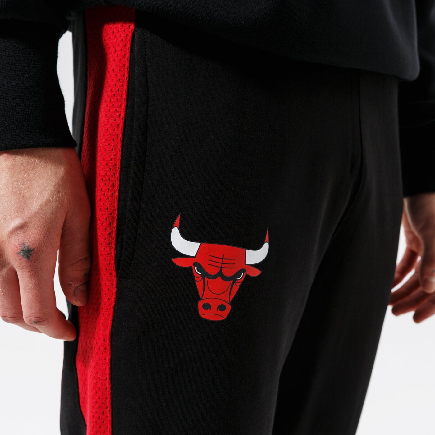 Мъжки панталони NEW ERA ПАНТАЛОНИ NBA TEAM LOGO JOGGER CHIBUL BLK 12827207 цвят черен