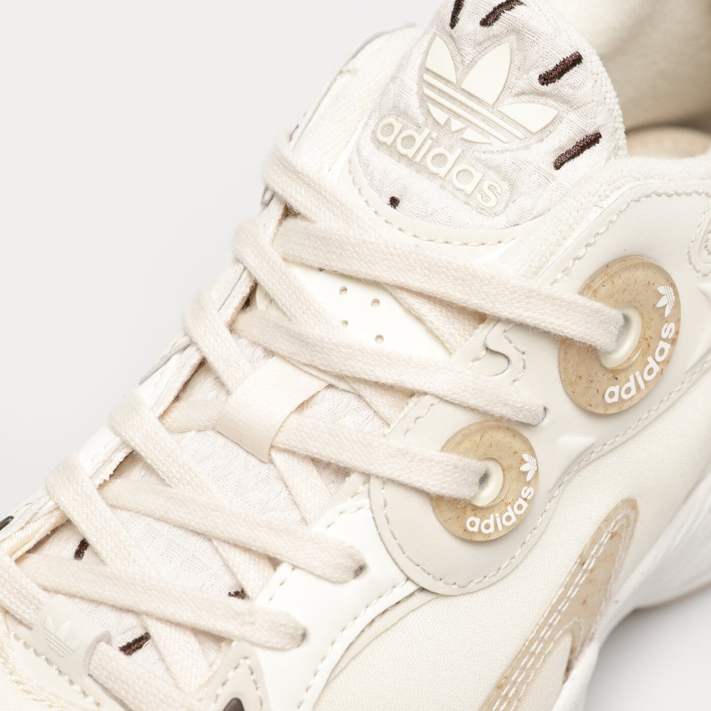 Дамски маратонки ADIDAS ASTIR HER VEGAN W hq6670 цвят бежов