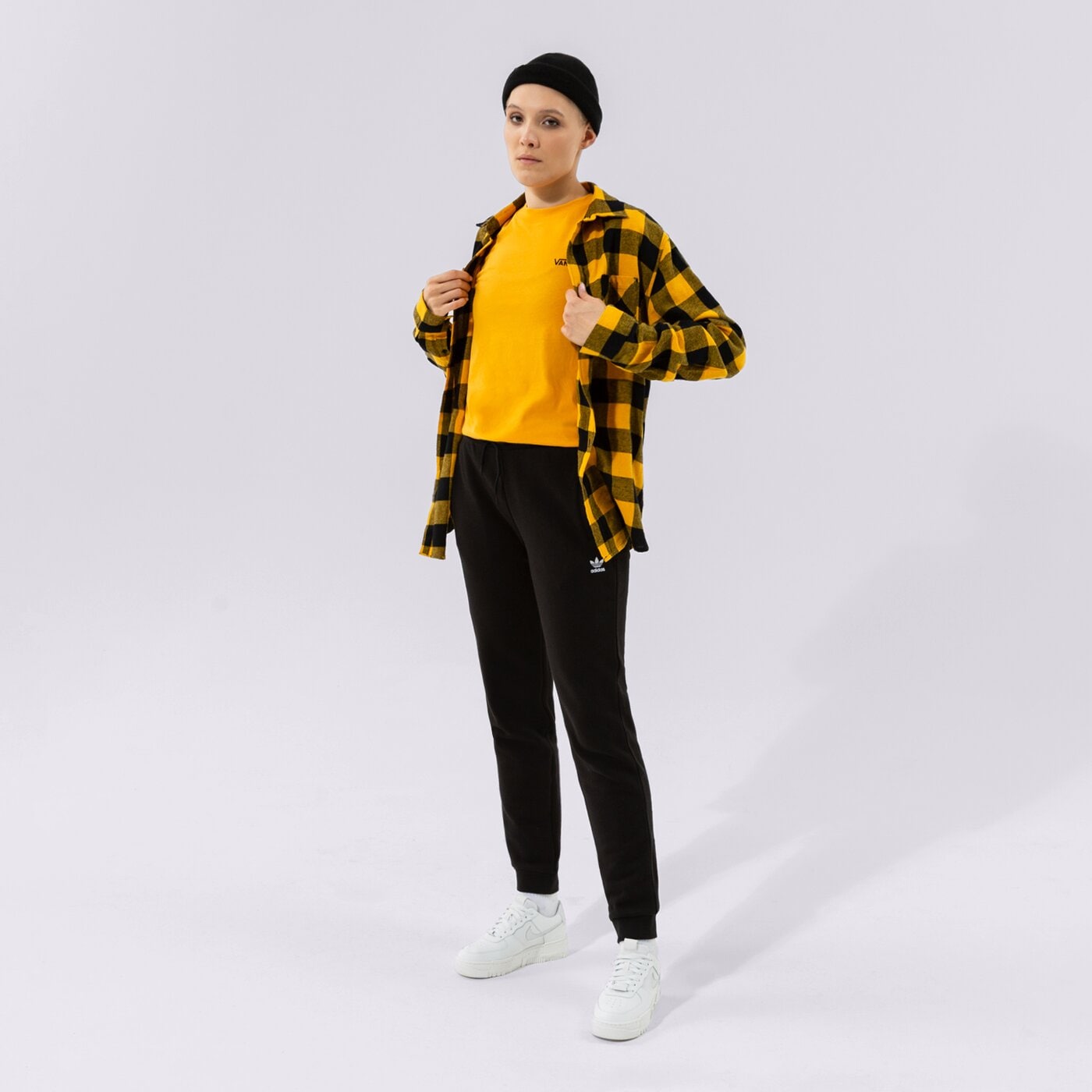 Дамски панталони ADIDAS ПАНТАЛОНИ TRACK PANT h37878 цвят черен