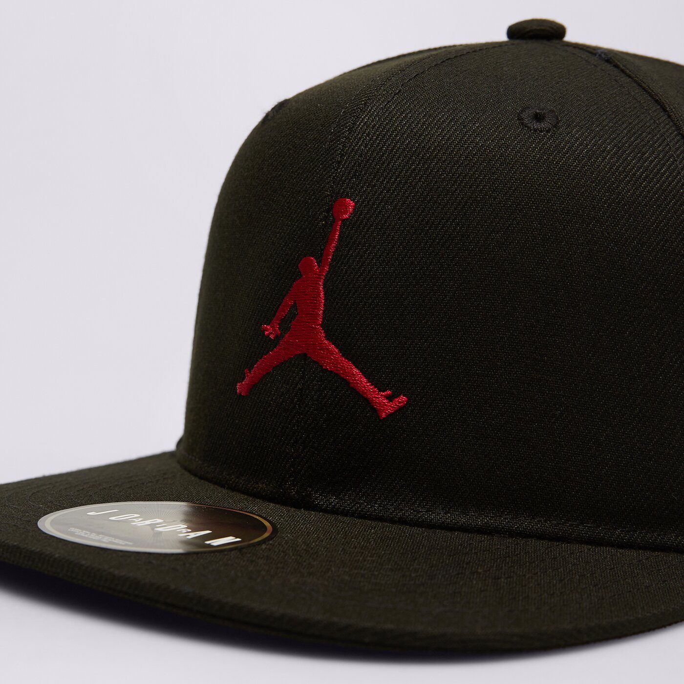 Дамска шапка с козирка JORDAN ШАПКА JAN JUMPMAN SNAPBACK 9a1795-kr5 цвят черен