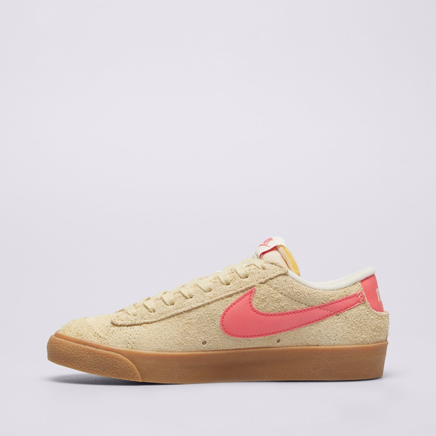 Дамски маратонки NIKE BLAZER LOW '77 VINTAGE fq8060-700 цвят жълт