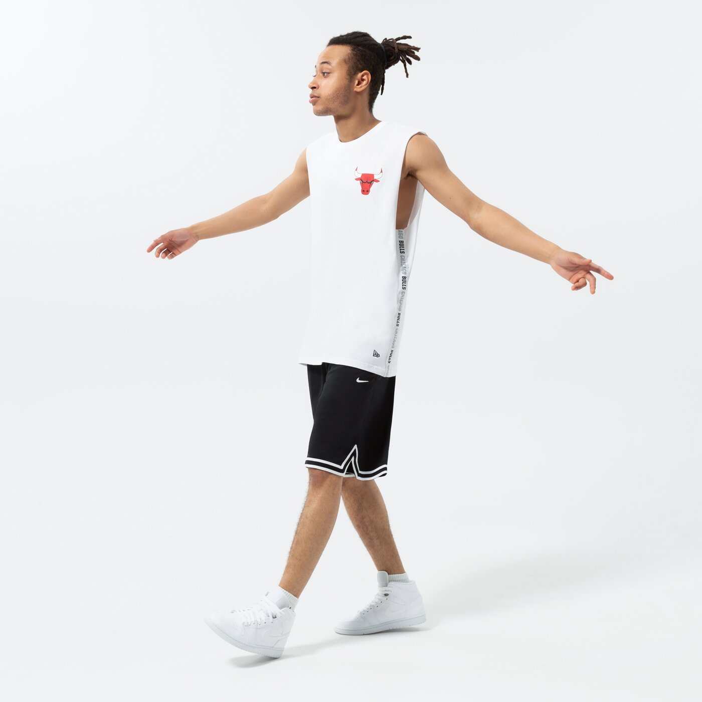 Мъжка тениска NEW ERA ПОТНИК NBA LOGO TAPING SLESS BULLS CHICAGO BULLS WHI 13083913 цвят бял