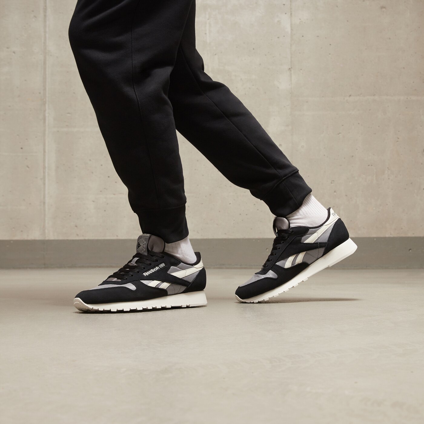 Мъжки маратонки REEBOK CLASSIC LEATHER 100075001 цвят черен