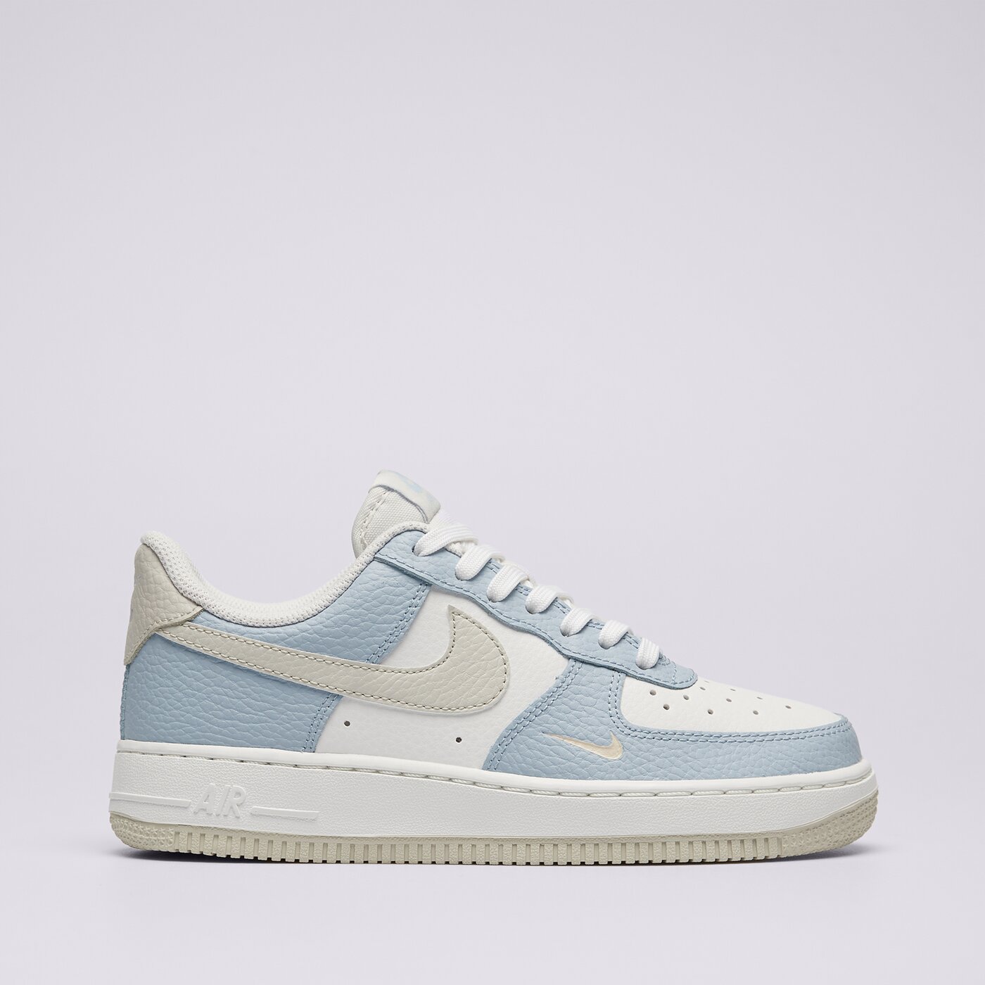 Дамски маратонки NIKE W AIR FORCE 1 '07  hf0022-400 цвят син