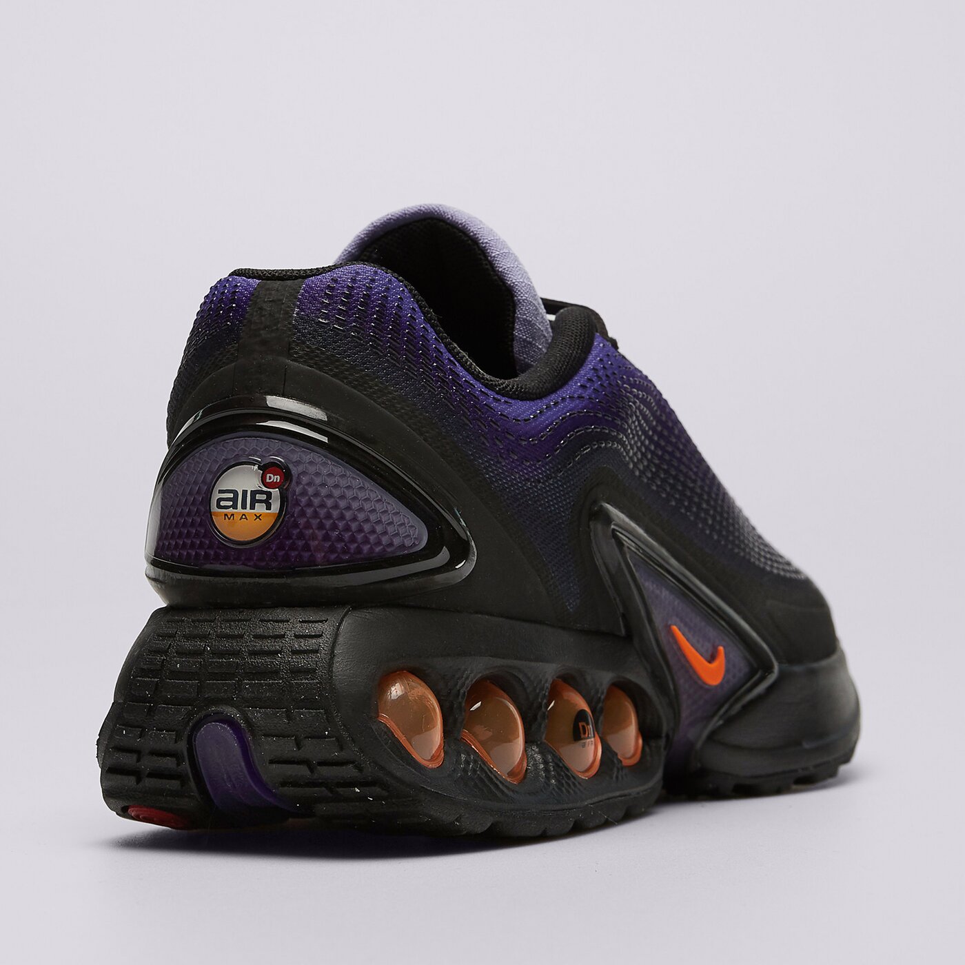 Мъжки маратонки NIKE AIR MAX DN SE hf5531-500 цвят черен