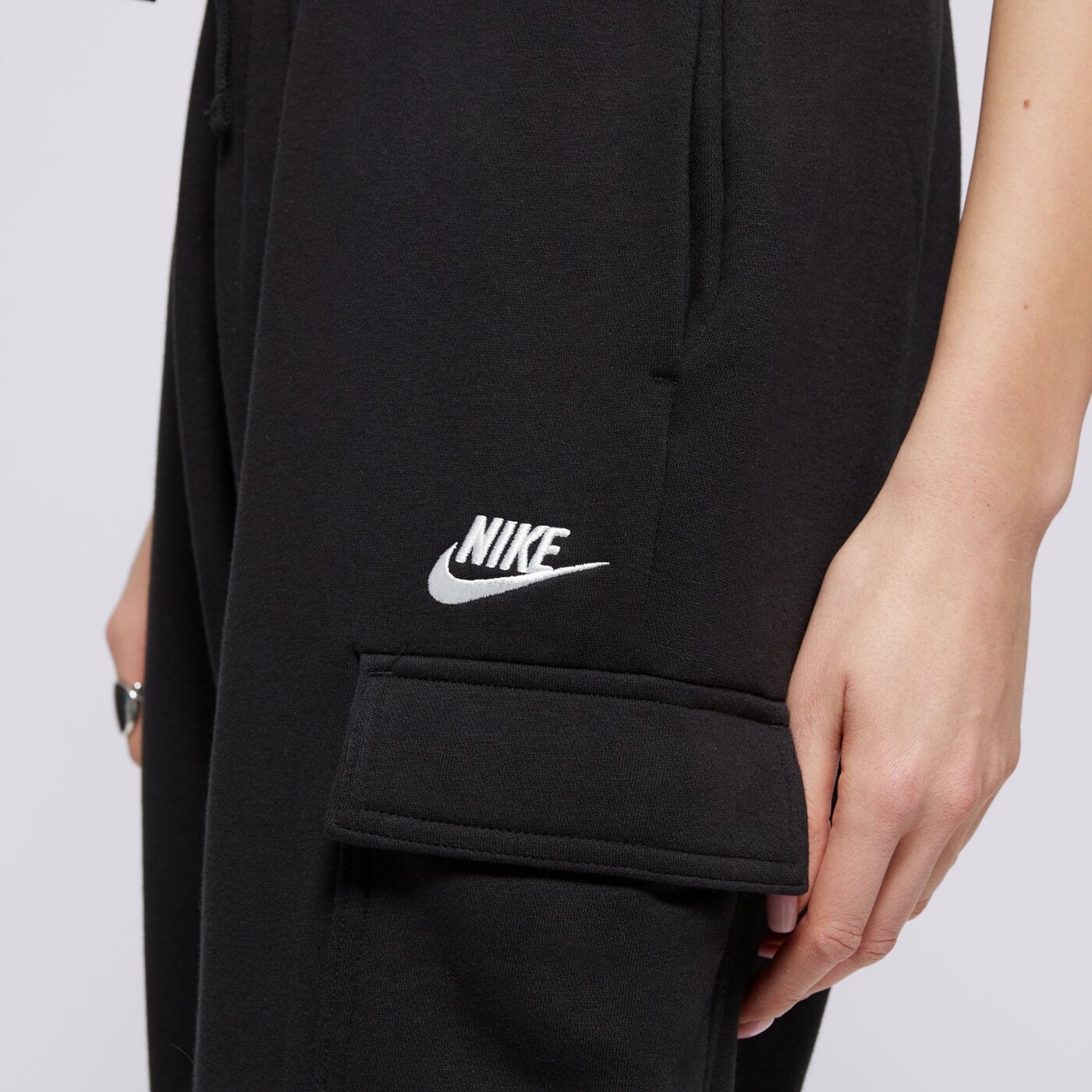 Дамски панталони NIKE ПАНТАЛОНИ W NSW CLUB FLC MR CARGO dq5196-010 цвят черен