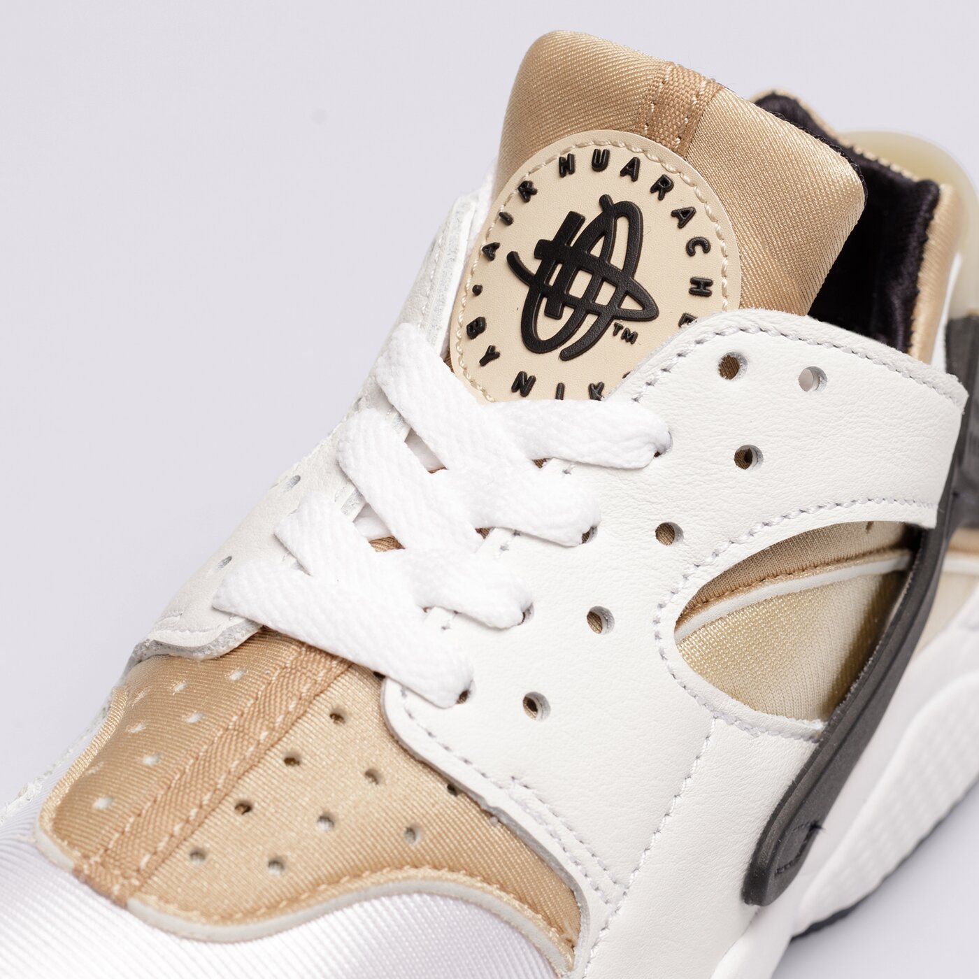 Дамски маратонки NIKE W AIR HUARACHE  dh4439-108 цвят бял