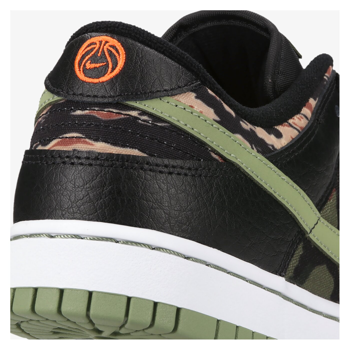 Мъжки маратонки NIKE DUNK LOW SE dh0957-001 цвят черен