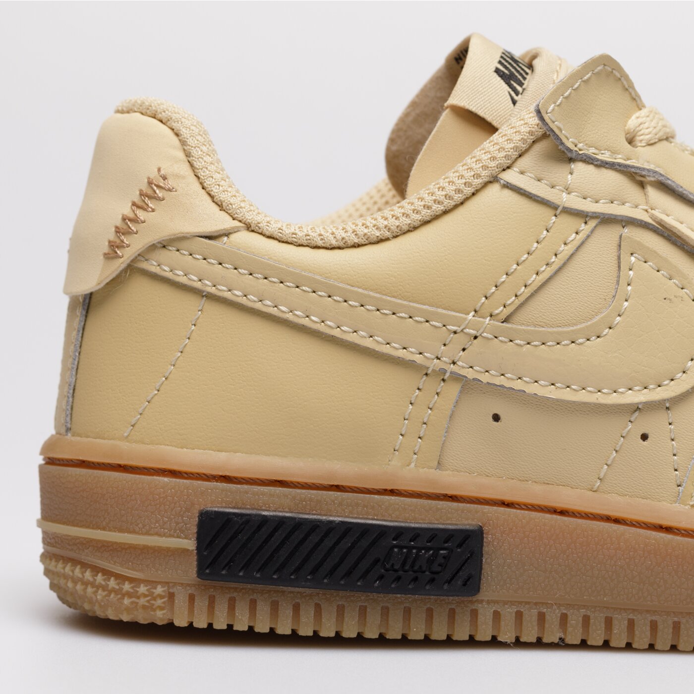 Детски маратонки NIKE AIR FORCE 1 FONTANKA  do6146-200 цвят бежов