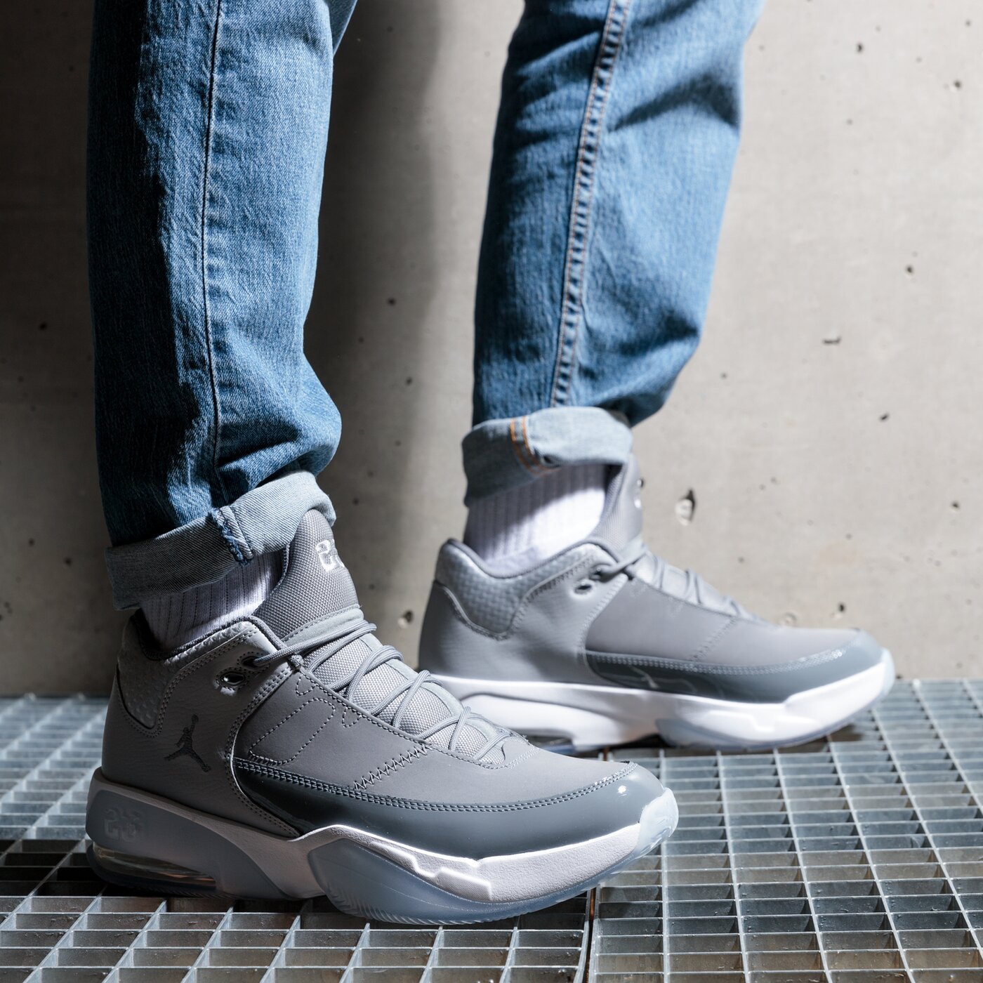 Мъжки маратонки JORDAN MAX AURA 3  cz4167-005 цвят сив