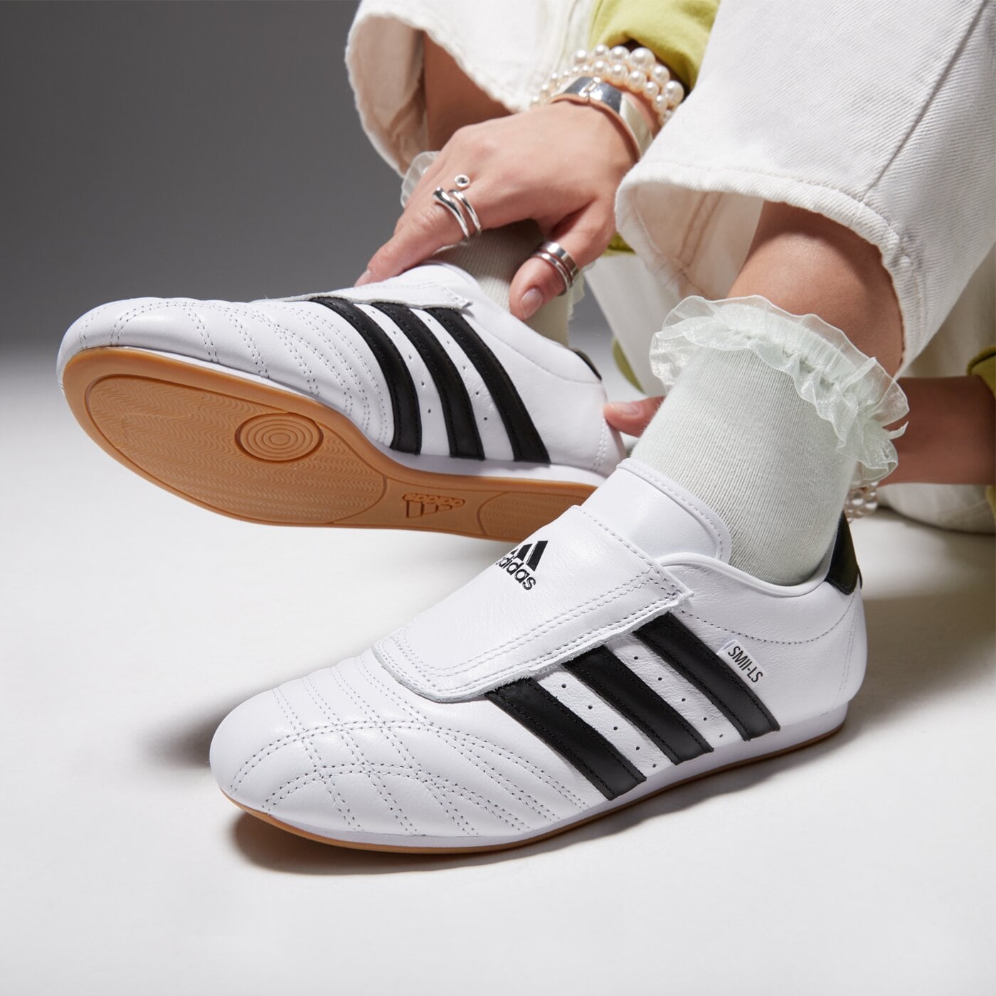 Дамски маратонки ADIDAS TAEKWONDO jq4774 цвят бял