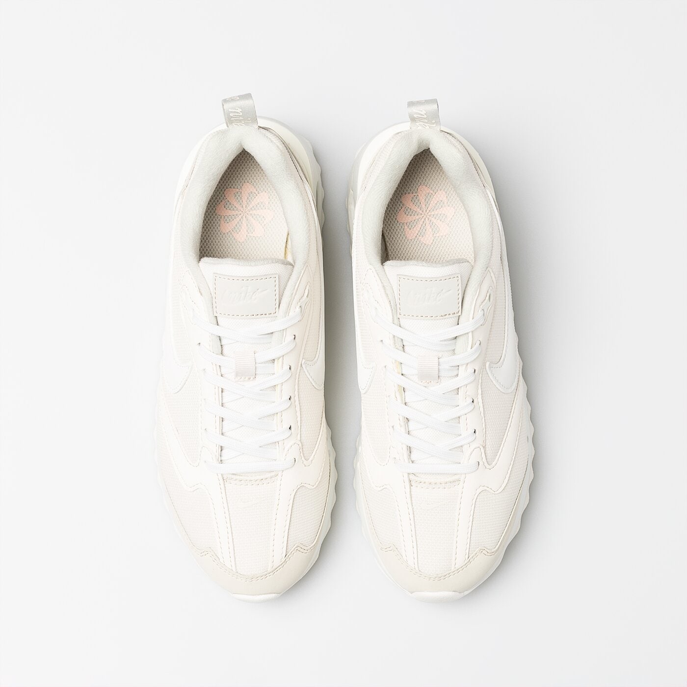 Дамски маратонки NIKE AIR MAX DAWN dm8261-001 цвят бежов