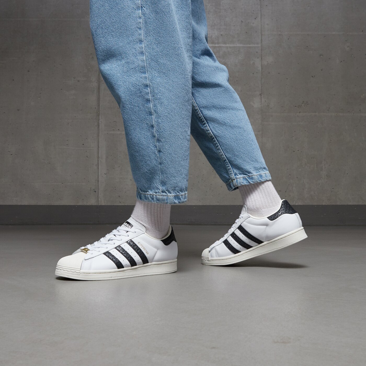Мъжки маратонки ADIDAS SUPERSTAR  if3637 цвят бял