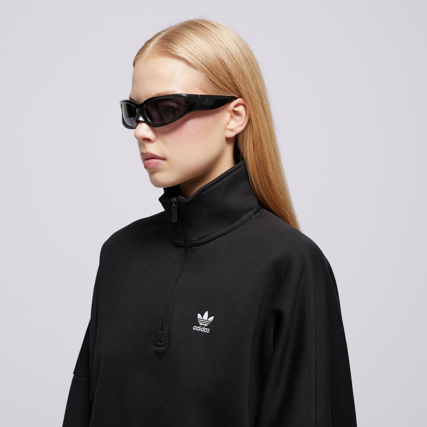 Дамски суичър ADIDAS СУИТЧЪР СЪС ЗАКОПЧАВАНЕ ESS HALF ZIP FL iw0951 цвят черен