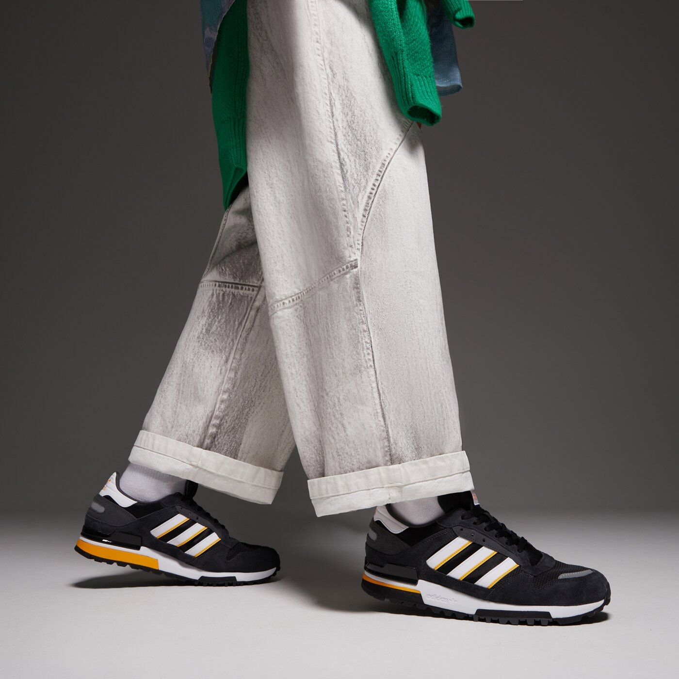 Мъжки маратонки ADIDAS ZX 600  jr1610 цвят черен