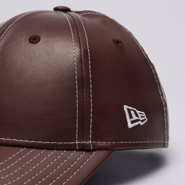 Дамска шапка с козирка NEW ERA ШАПКА WMNS ТОПSTITCH PU 940 NYY NEW YORK YANKEES 60691322 цвят бордо