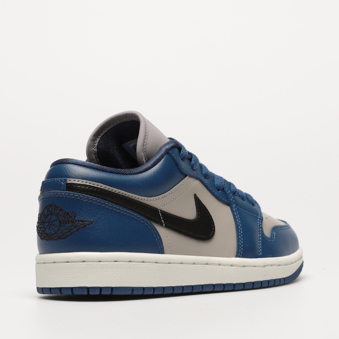 Дамски маратонки WMNS AIR JORDAN 1 LOW dc0774-402 цвят син