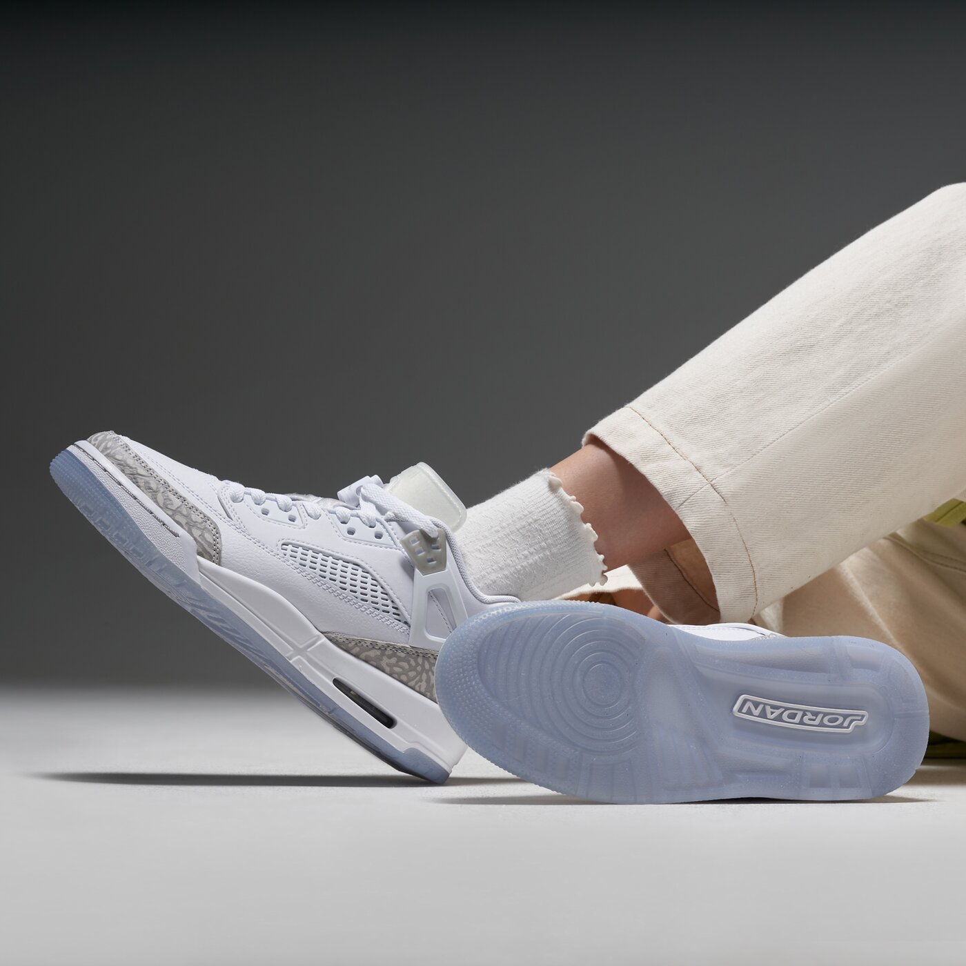 Детски маратонки JORDAN SPIZIKE LOW  fq3950-103 цвят бял