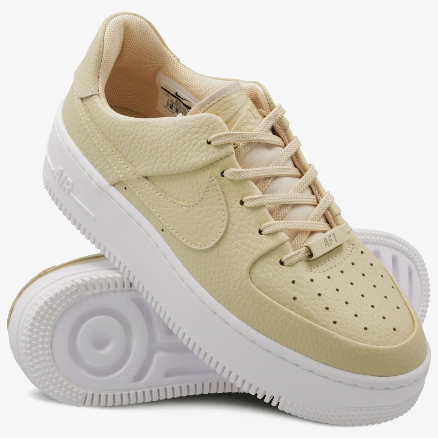 Дамски маратонки NIKE AIR FORCE 1 SAGE LOW ar5339-202 цвят бежов