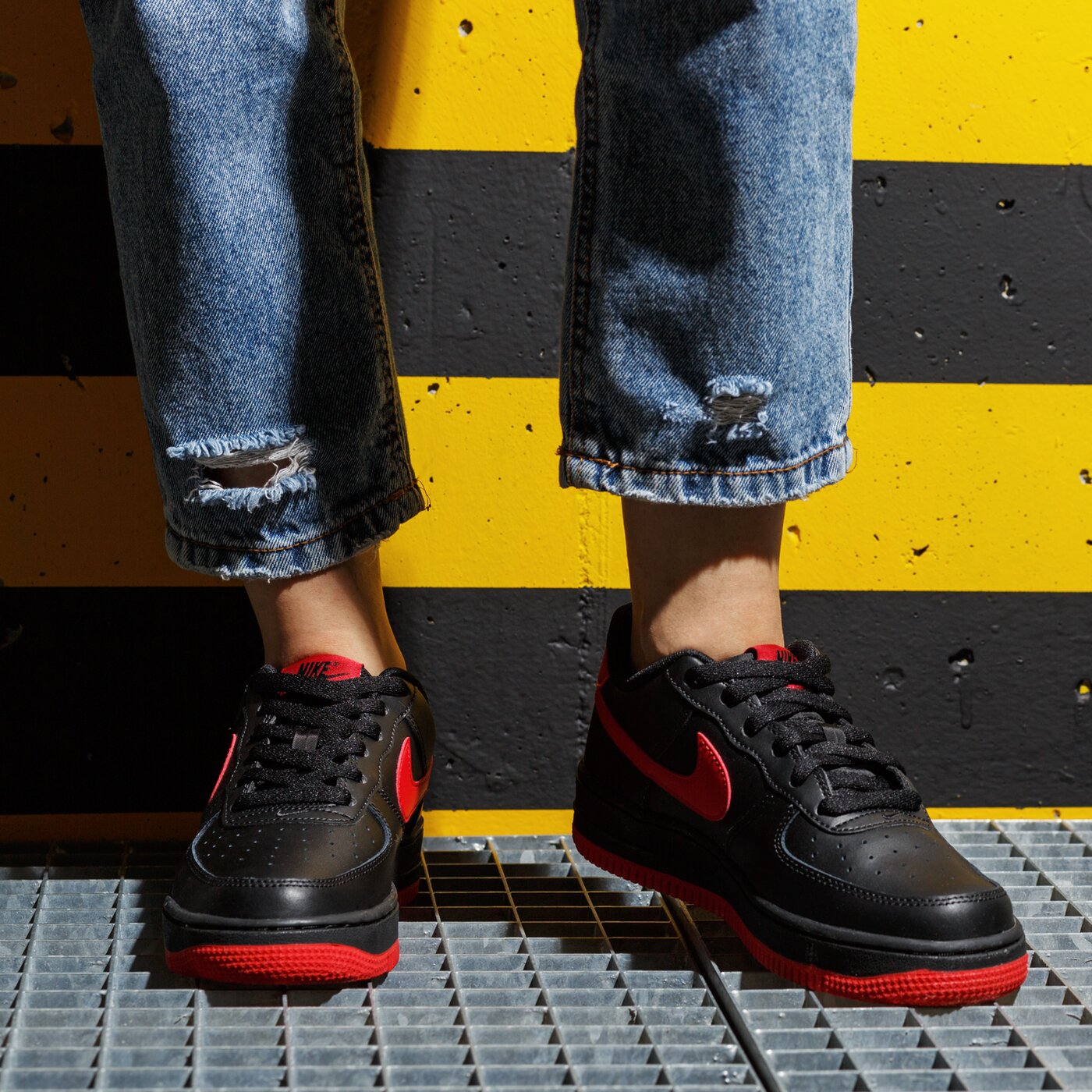 Детски маратонки NIKE AIR FORCE 1 dh9812-001 цвят черен