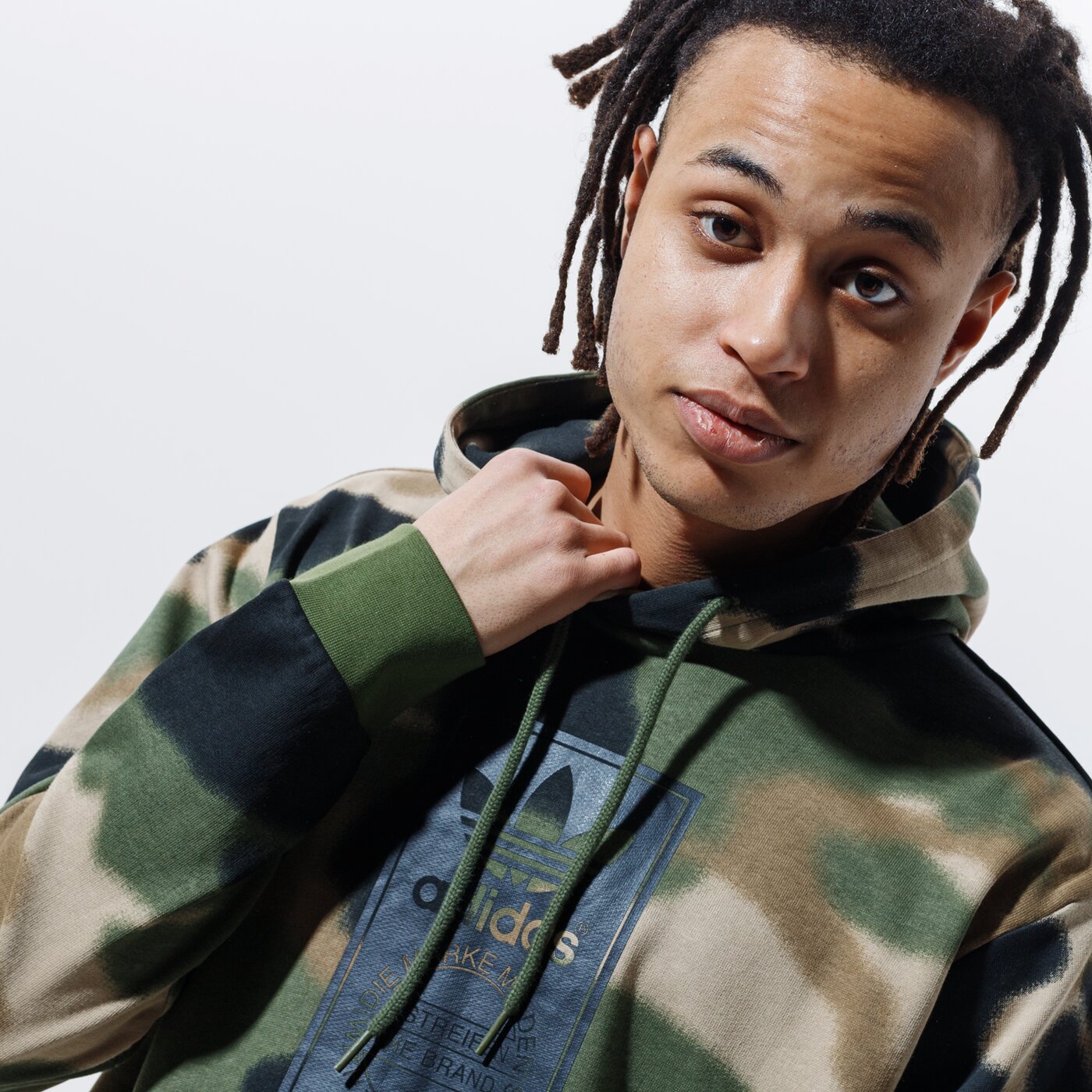 Мъжки суичър ADIDAS  СУИТЧЪР С КАЧУЛКА CAMO AOP HOODIE gn1879 цвят каки