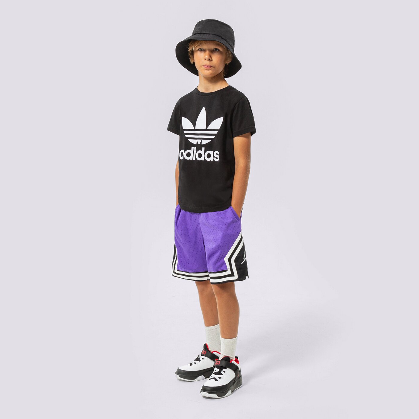 Детска тениска ADIDAS ТЕНИСКА TREFOIL TEE BOY dv2905 цвят черен