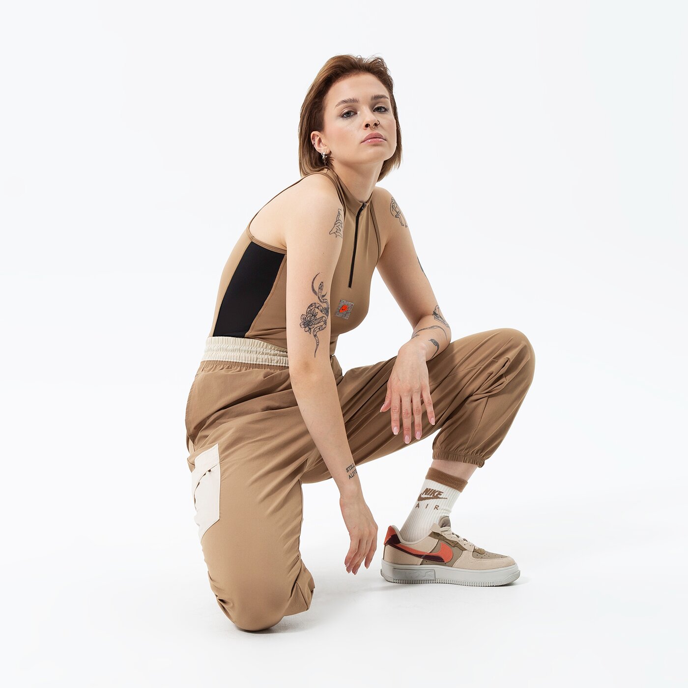 Дамски панталони NIKE ПАНТАЛОНИ W NSW WVN CARGO PANT SU dx2322-258 цвят кафяв