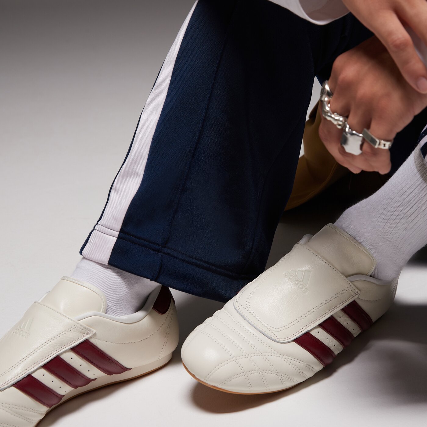 Дамски маратонки ADIDAS ADIDAS TAEKWONDO W js4527 цвят бял