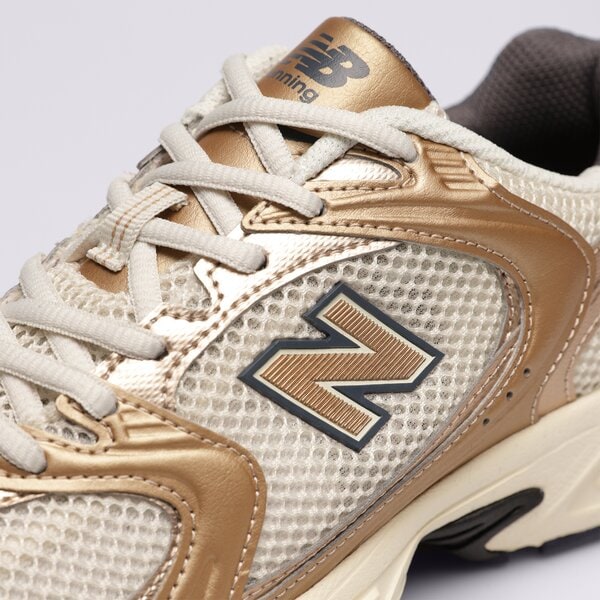 Дамски маратонки NEW BALANCE 530  mr530la цвят бежов