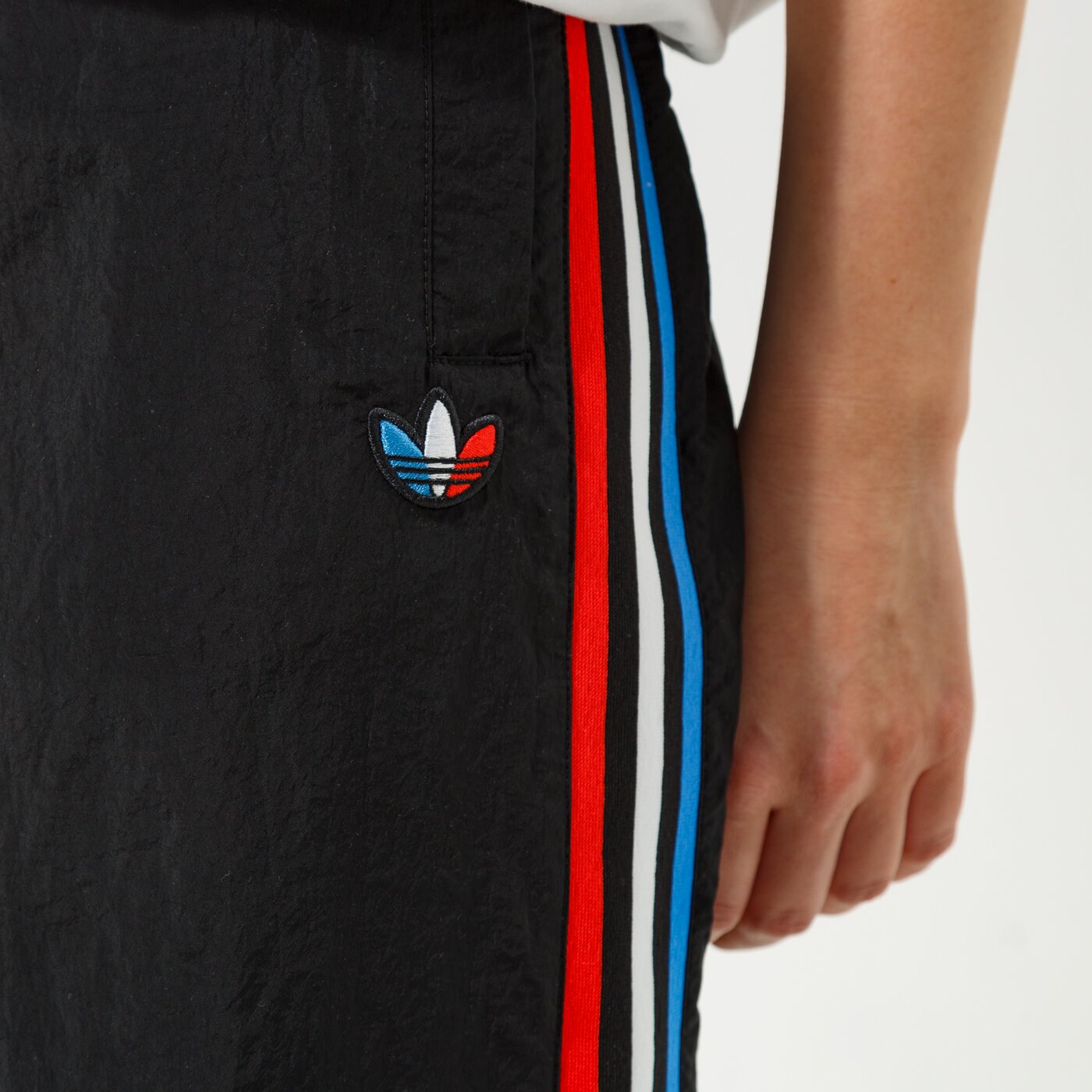 Дамски панталони ADIDAS ПАНТАЛОНИ JAPONA TP gt8466 цвят черен