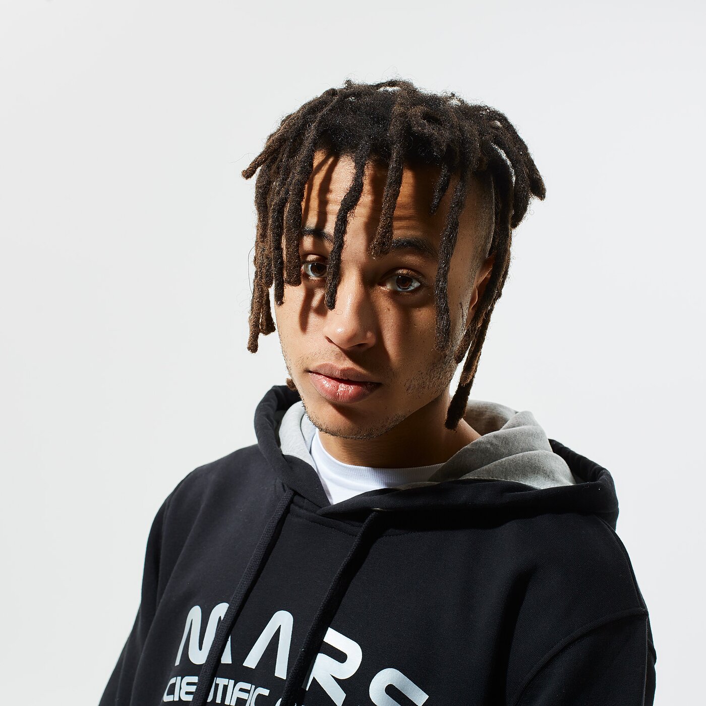 Мъжки суичър ALPHA INDUSTRIES СУИТЧЪР С КАЧУЛКА MISSION TO MARS HOODY 12633003 цвят черен