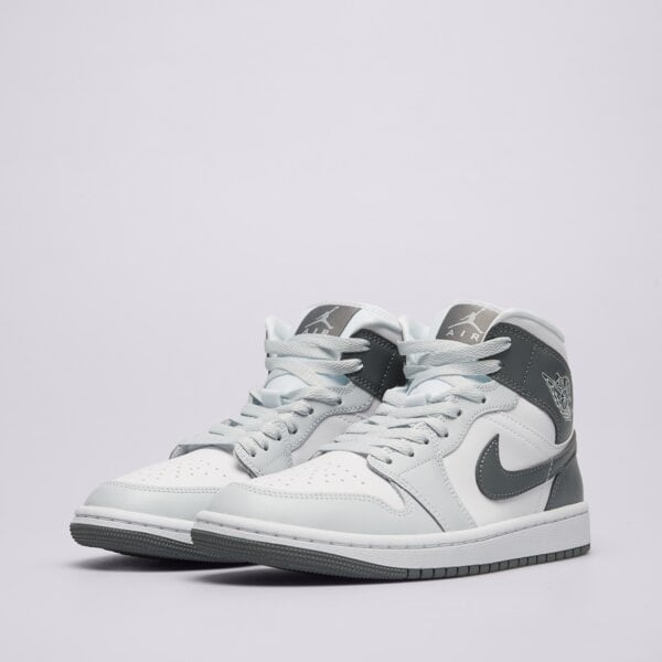 Дамски маратонки WMNS AIR JORDAN 1 MID bq6472-113 цвят бял