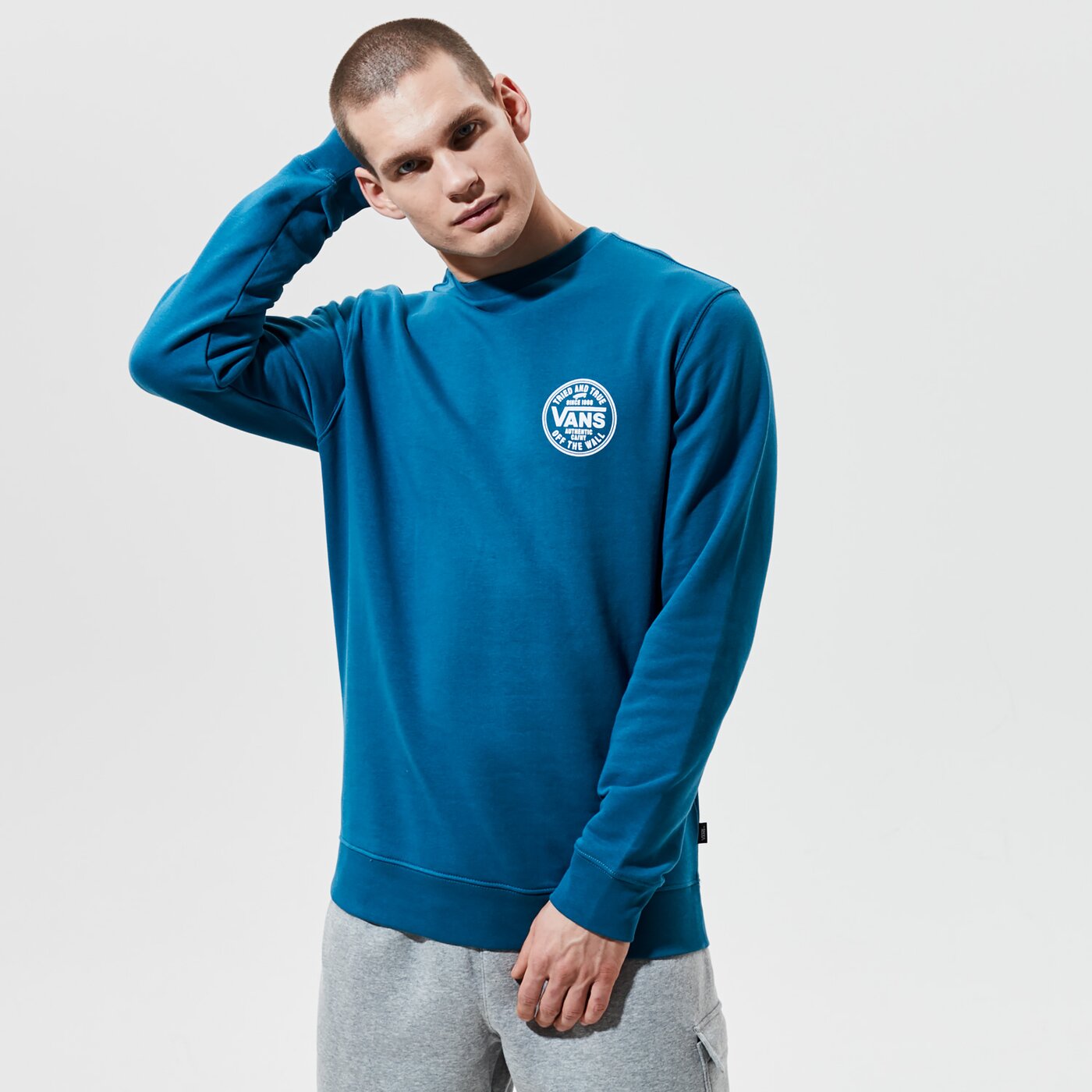 Мъжки суичър VANS СУИТЧЪР MN TRIED AND TRUE CREW MOROCCAN BLUE vn0a54ay1qq1 цвят син