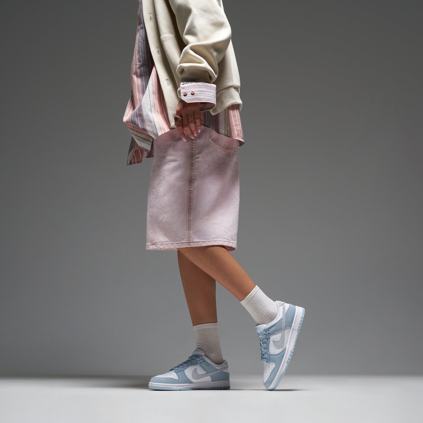 Дамски маратонки NIKE DUNK LOW fn7167-400 цвят бял