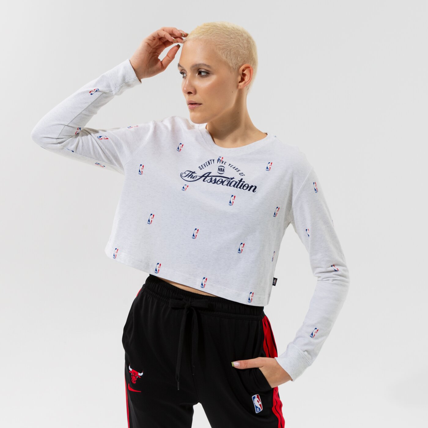 Дамска тениска NIKE ТЕНИСКА N31 W NK CTS CROP LS TEE NBA da6810-051 цвят сив