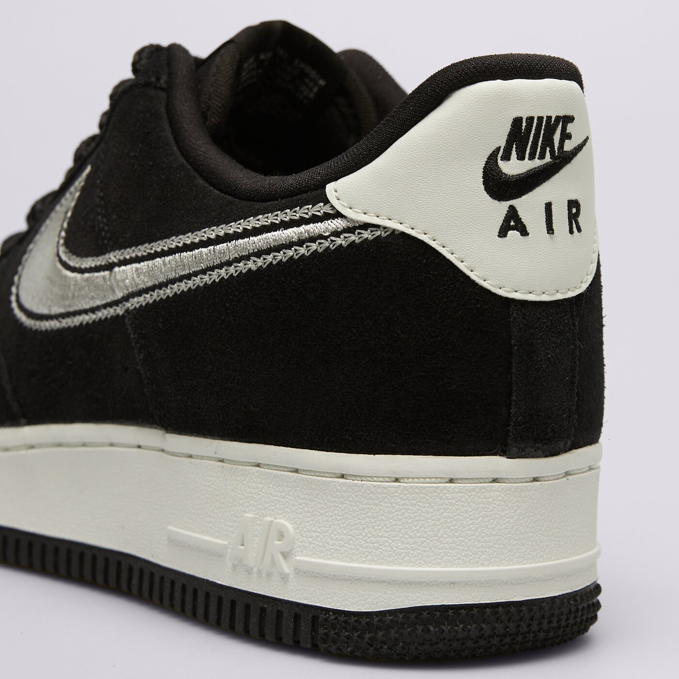 Мъжки маратонки NIKE AIR FORCE 1 '07 LV8 hj4465-001 цвят черен