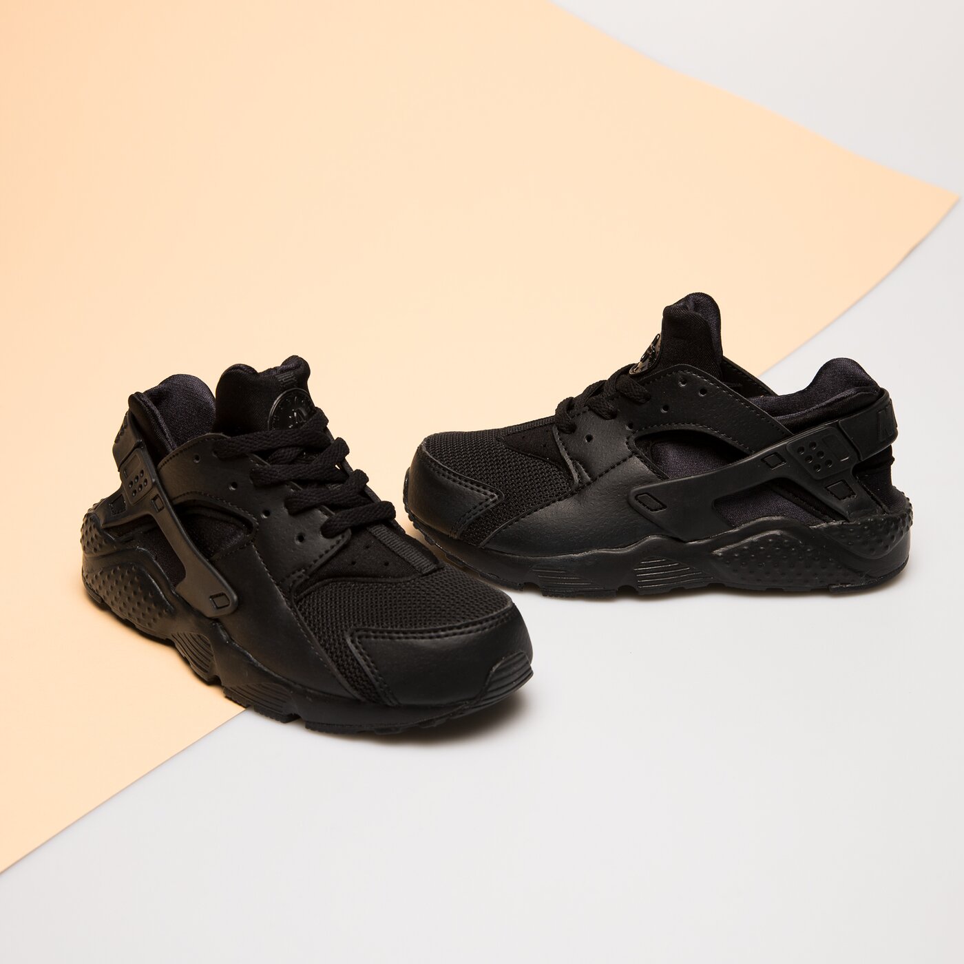 Детски маратонки NIKE AIR HUARACHE  704949-016 цвят черен