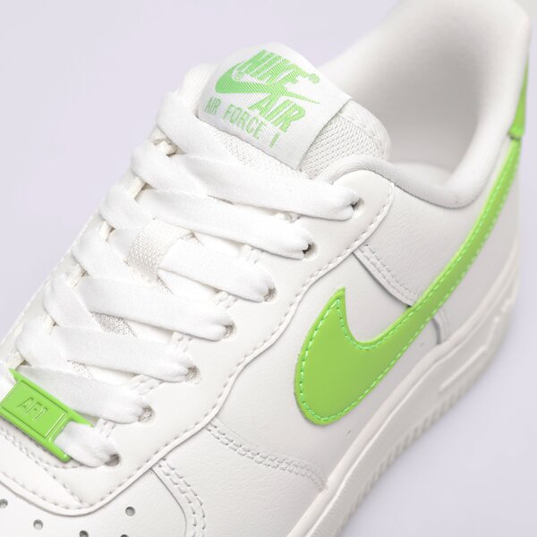 Дамски маратонки NIKE AIR FORCE 1 '07 dd8959-112 цвят бял