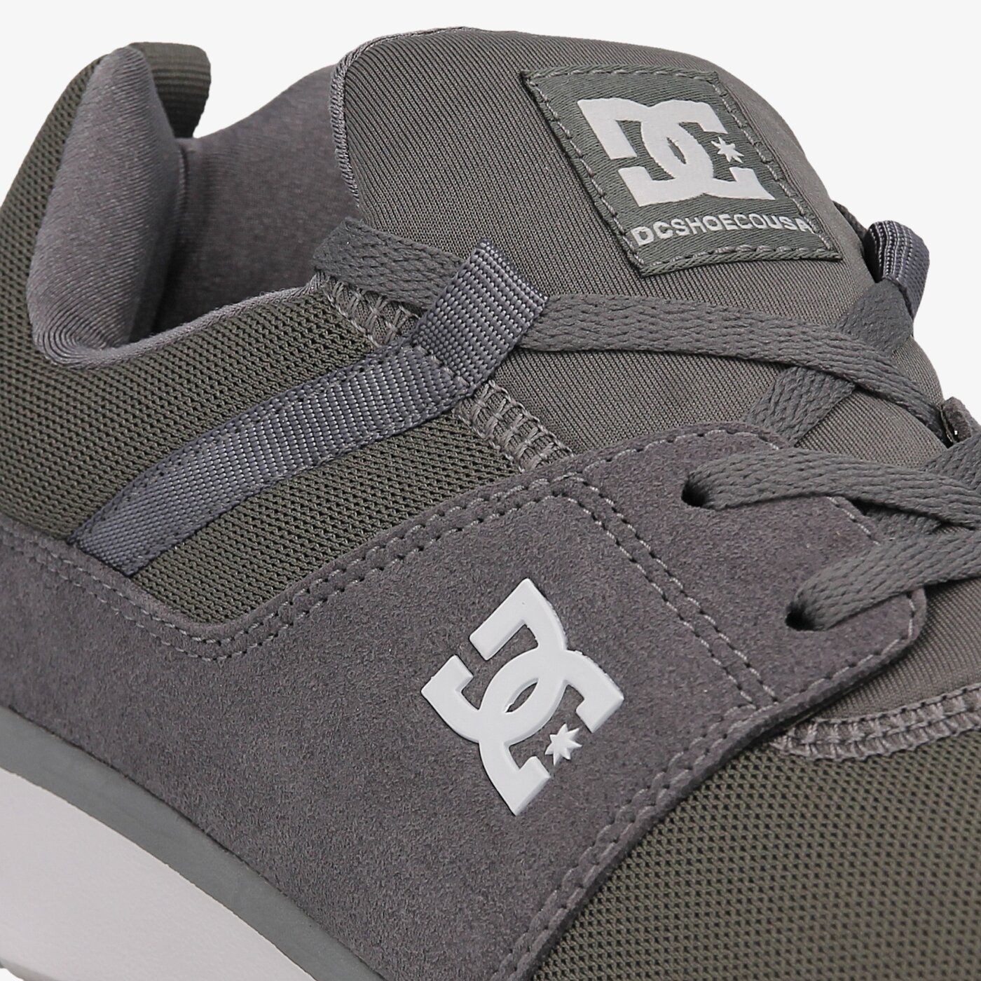 Мъжки маратонки DC HEATHROW adys700071pew цвят сив